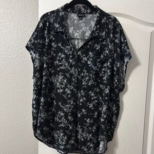 Torrid 2X Black Floral Button-Up Blouse